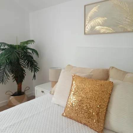 El Naranjo Apartment *